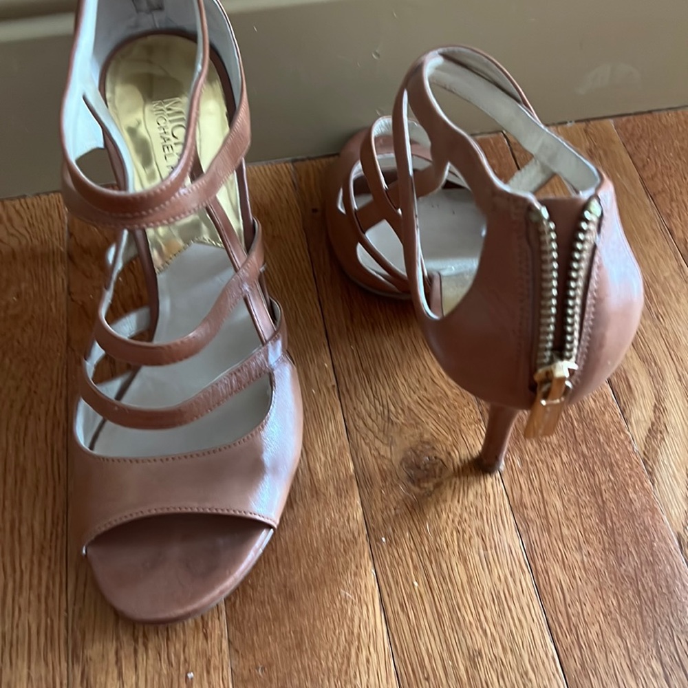 Michael Kors brown strapped heels zipper back size 8